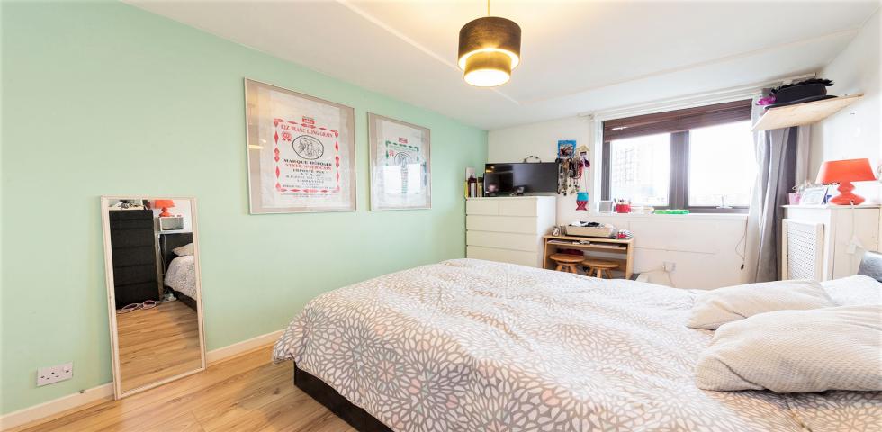 			HEATING and HOT WATER INCLUDED, 2 Bedroom, 1 bath, 1 reception Maisonette			 Tavistock Crescent, Ladbroke Grove/Notting Hill
